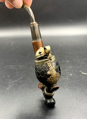 Jolie pipe ancienne motif